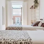3 Bedroom In Baixa With River View