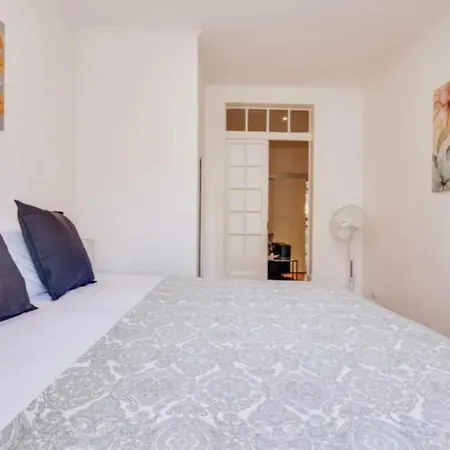 Apartment 3 Bedroom In Baixa With River View