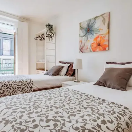 3 Bedroom In Baixa With River View