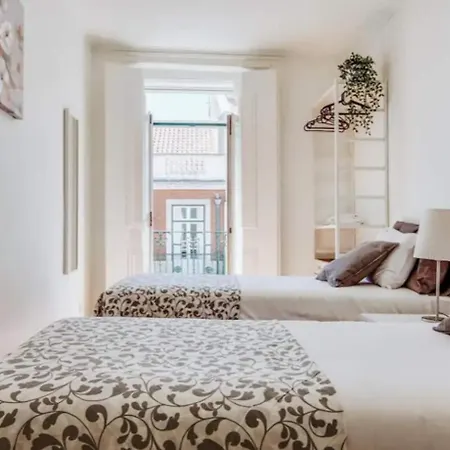 Apartment 3 Bedroom In Baixa With River View