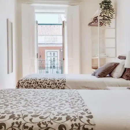 3 Bedroom In Baixa With River View
